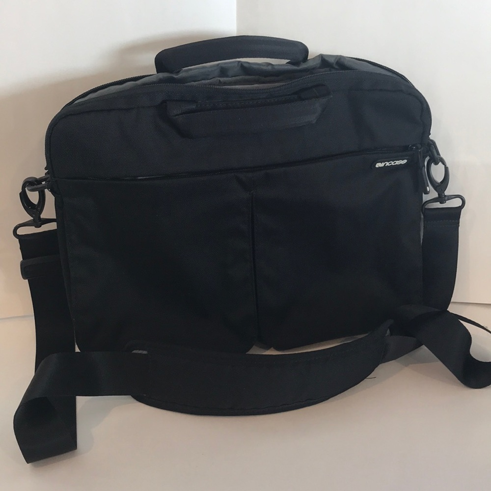 Travel laptop bag